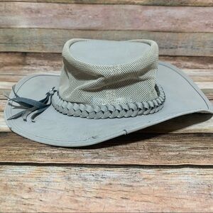 Conner hand made hat